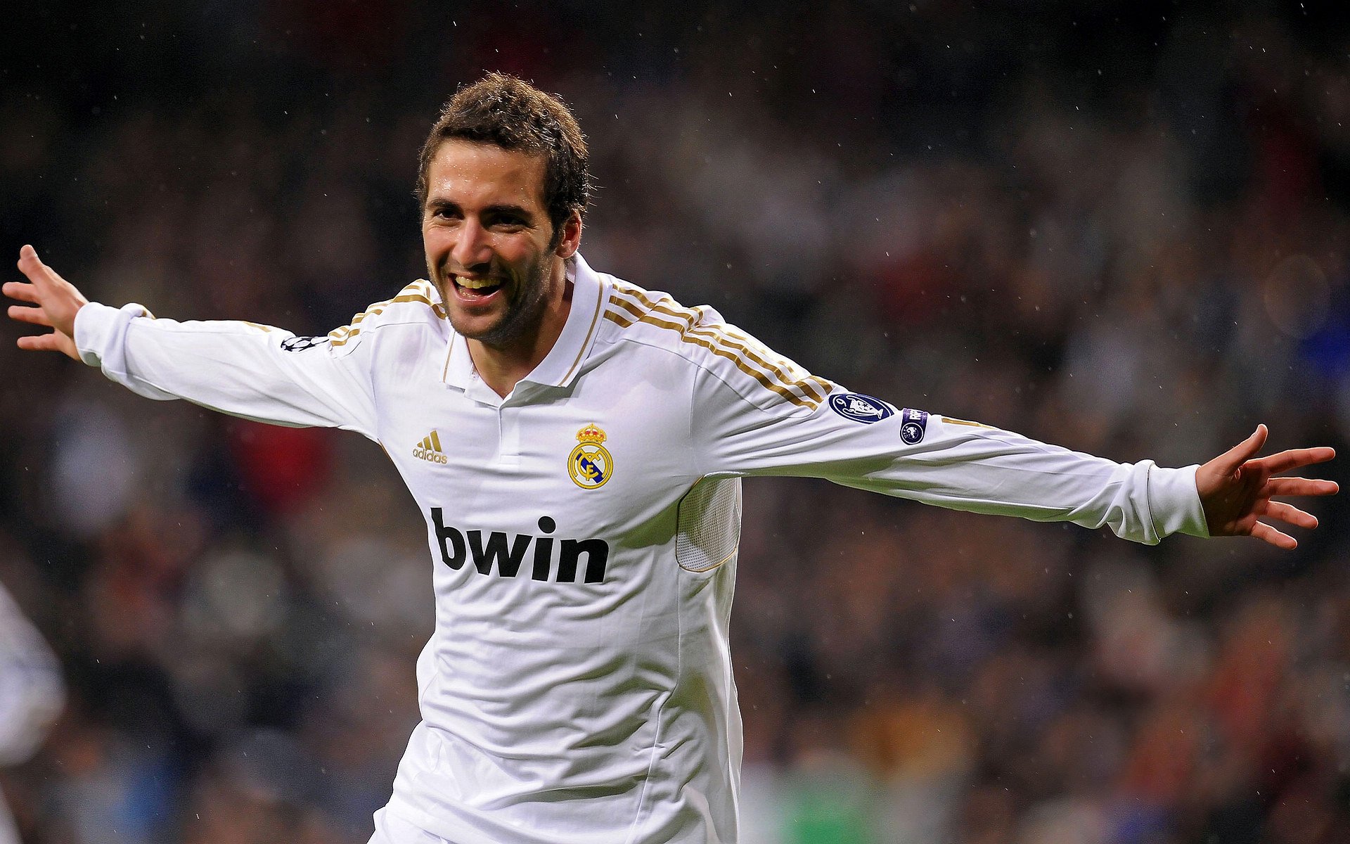 “跑圈铁人”挑战100天百马，惊艳朋友圈，跑100圈视频